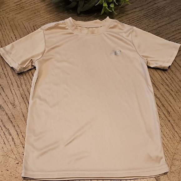 New Balance Light Beige Short Sleeve Tee Size 8 - Picture 1 of 8